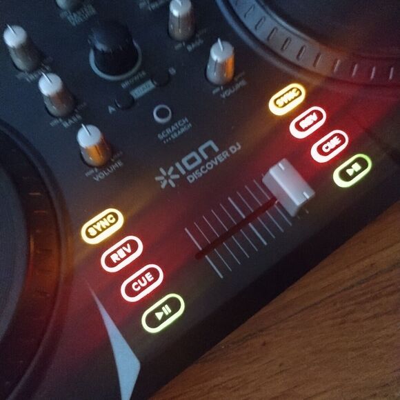 Ion Discover Computer DJ System Mixer Scratching USB Windows XP Vista MAC OS X - Picture 11 of 16